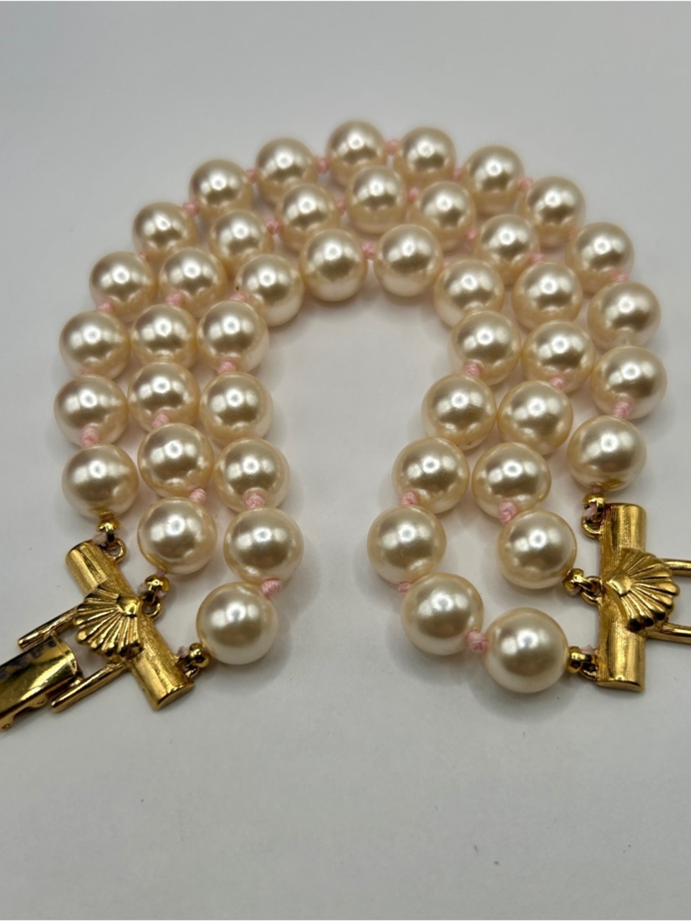 1980’s Richelieu Pink Pearl 10mm Triple Strand Bracelet 10k Gold Clasp - Picture 7 of 16